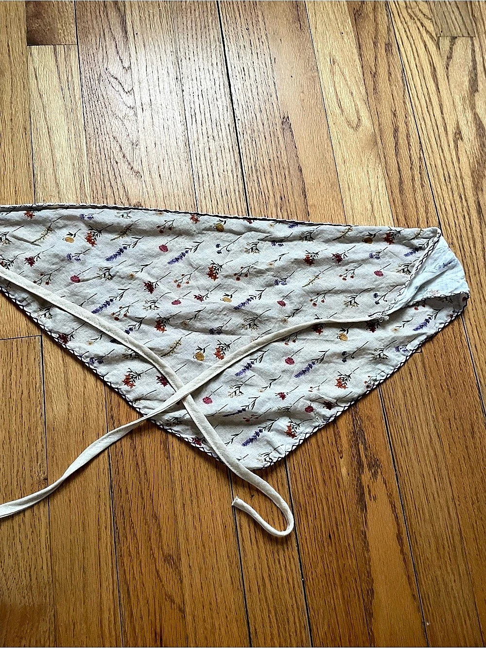 Universal Thread Floral head Scarf in Cream